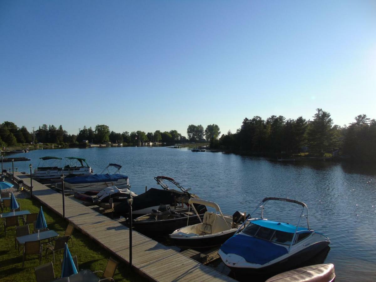Kit Wat Motel & Marina Собл-Біч Екстер'єр фото
